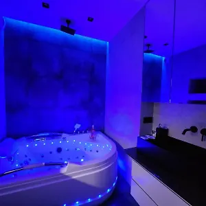  Apartament House - In With Private Jacuzzi, Full Access To Sauna, Gym And Billards - Studia Z Prywatnym Jacuzzi Oraz Dostepem Do Sauny, Silowni I Bilarda